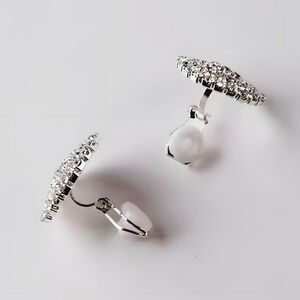 Shimmering clip on round zirconia clusters; .79" round; slightly domed; nwot